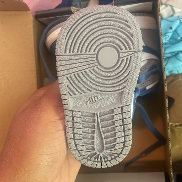 Jordan retro 1’s - Picture 2 of 8